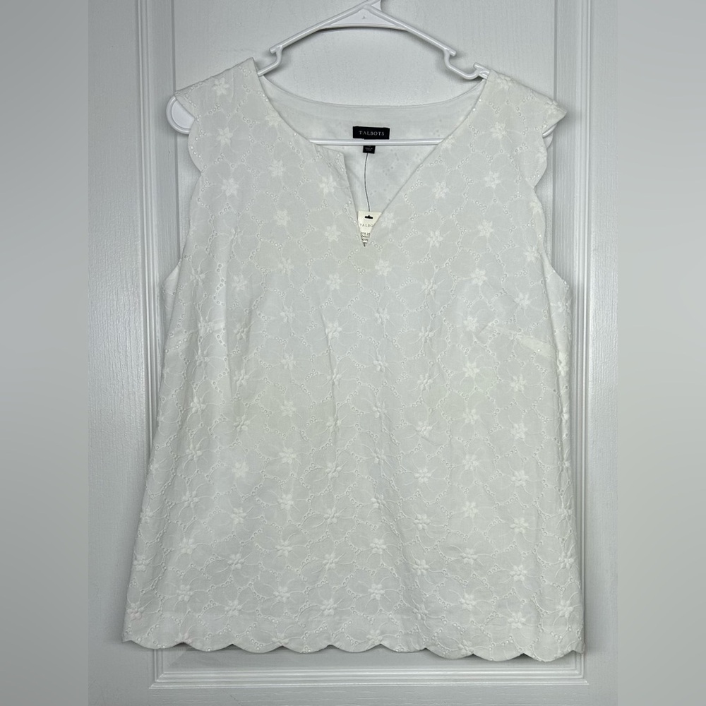 Talbots NWT $79 Shirt Sz M Floral Embroidered White Scalloped Minimalist Luxury